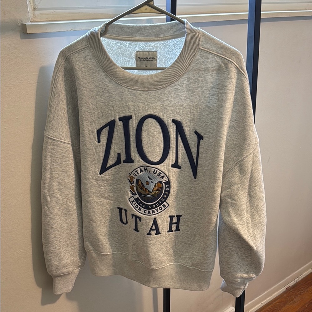 Zion Utah Crewneck Sweatshirt - Light Gray